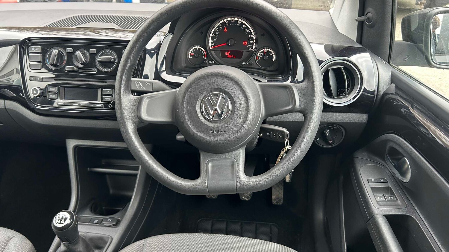 Used Volkswagen up! 2015 for sale - 77858322: Photo 18