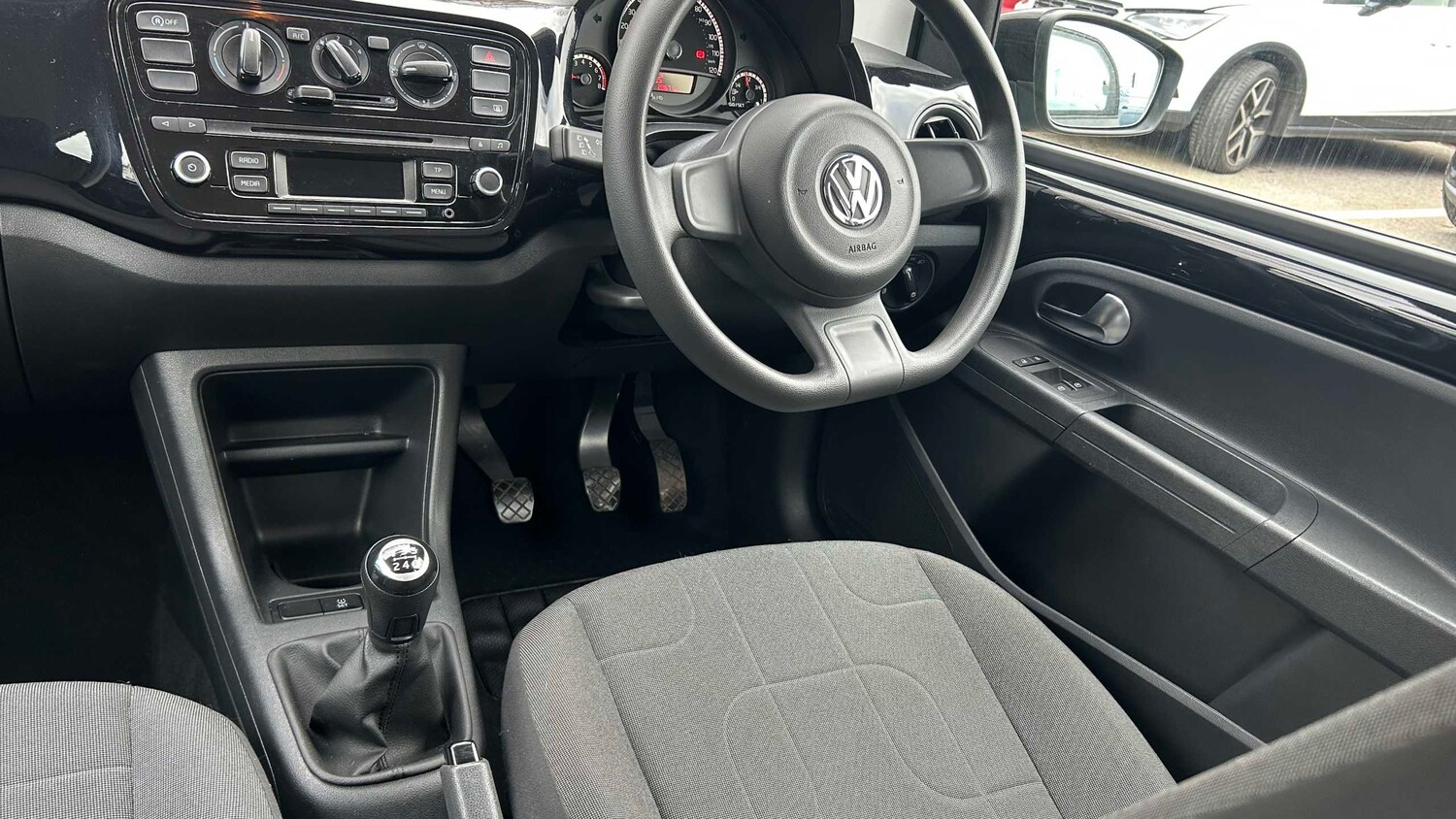 Used Volkswagen up! 2015 for sale - 77858322: Photo 20