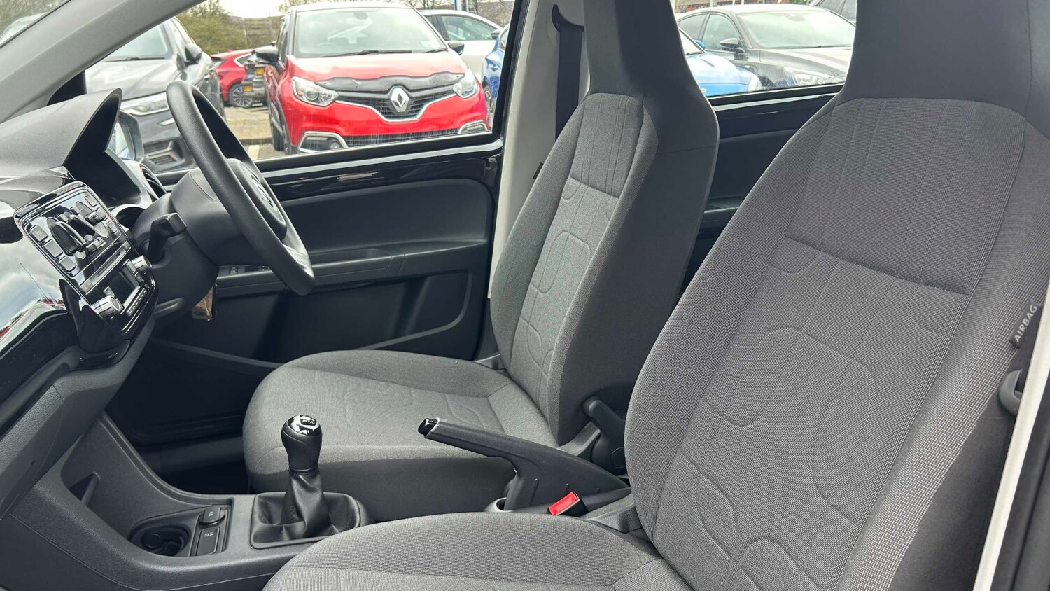 Used Volkswagen up! 2015 for sale - 77858322: Photo 24