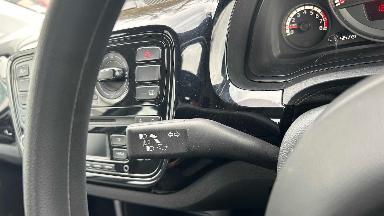 Used Volkswagen up! 2015 for sale - 77858322: Photo 28