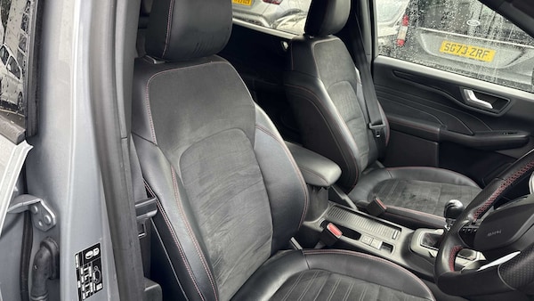 Used Ford Kuga 2022 for sale - 76329320: Photo 2