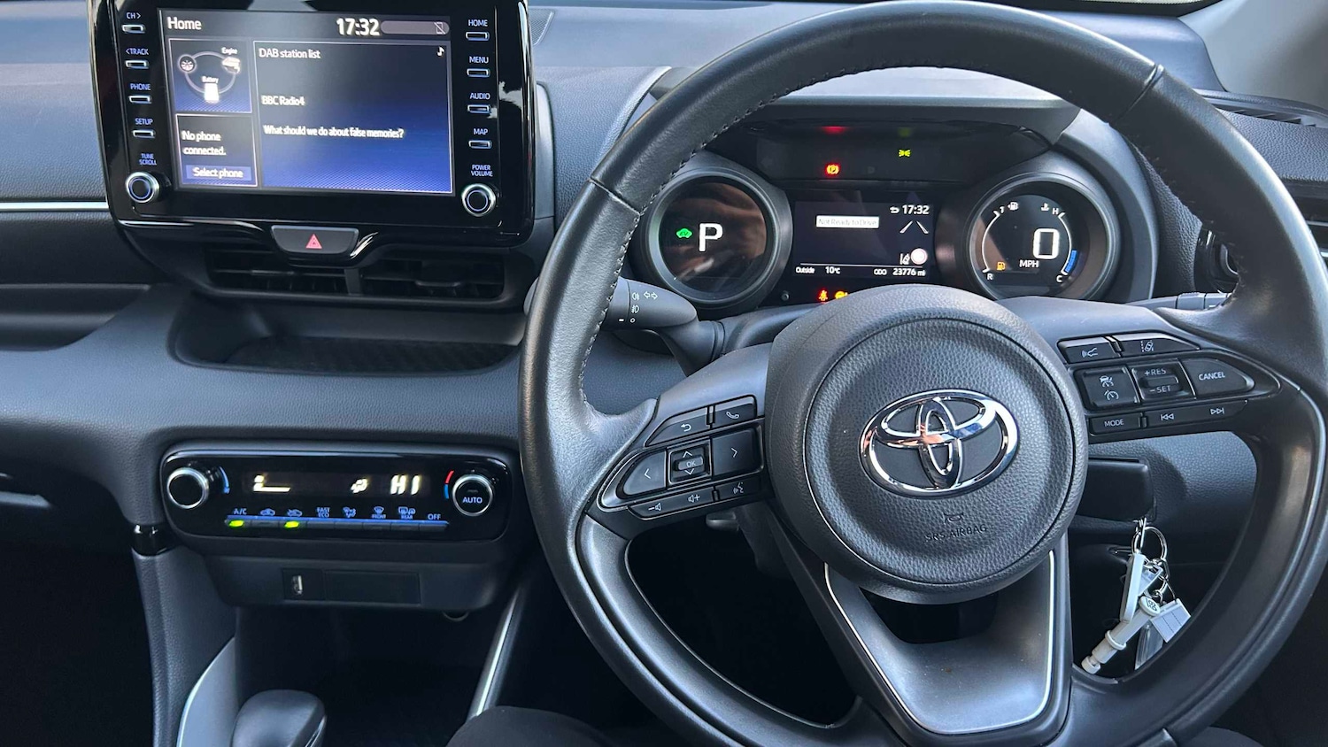 Used Toyota Yaris 2022 for sale - 76524038: Photo 26