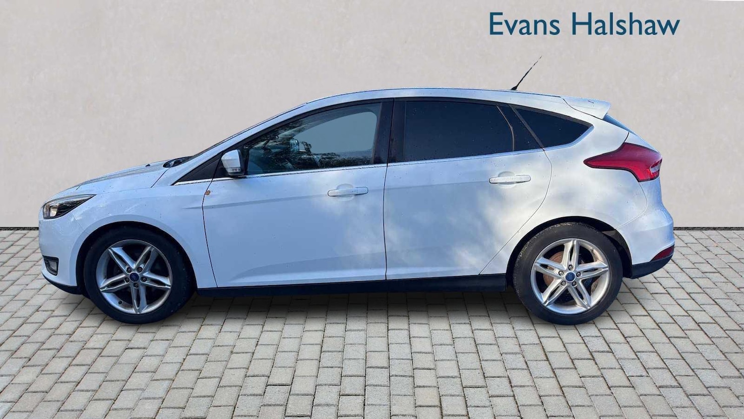 Used Ford Focus 2015 for sale - 76390615: Photo 4