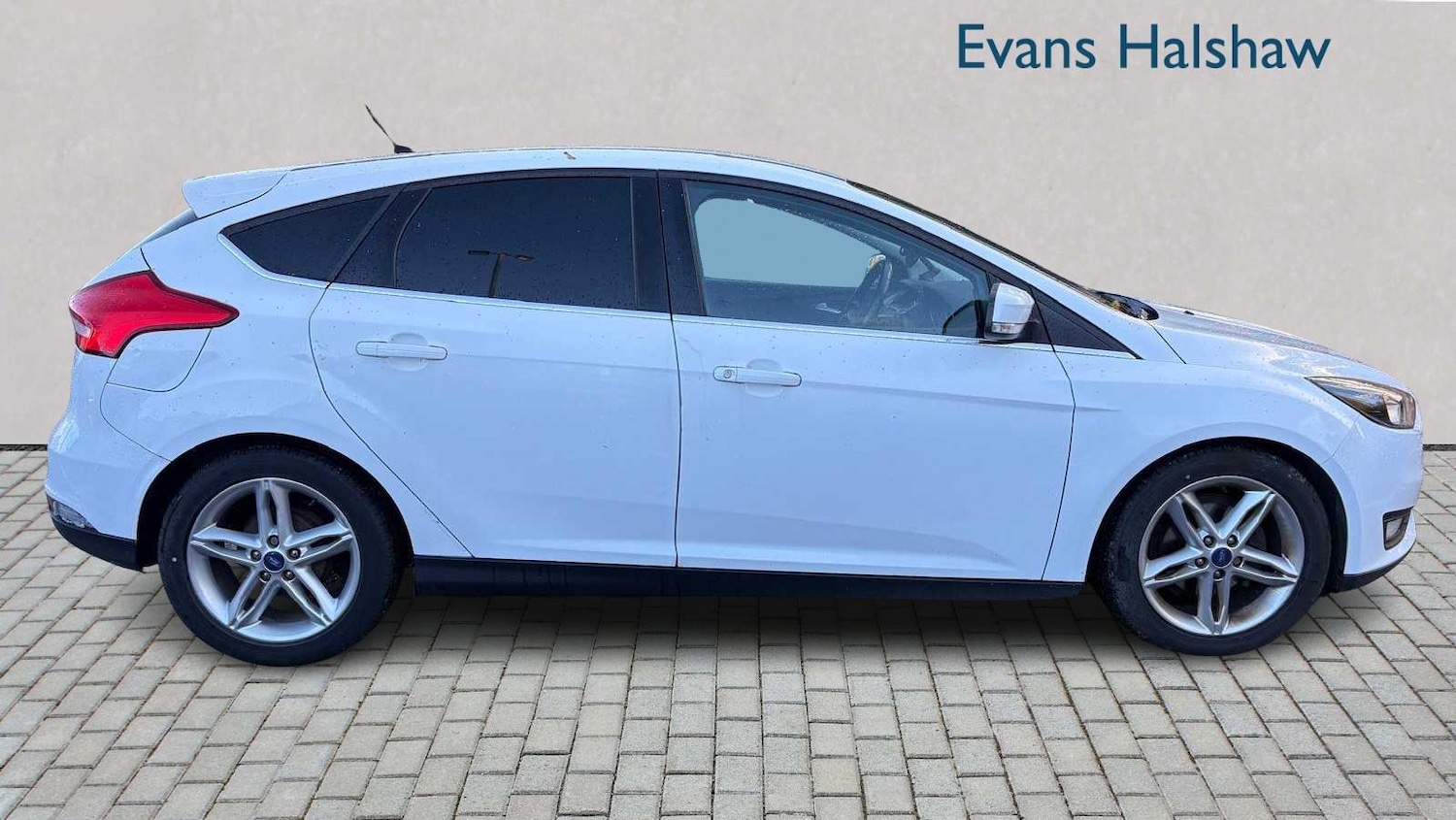Used Ford Focus 2015 for sale - 76390615: Photo 5
