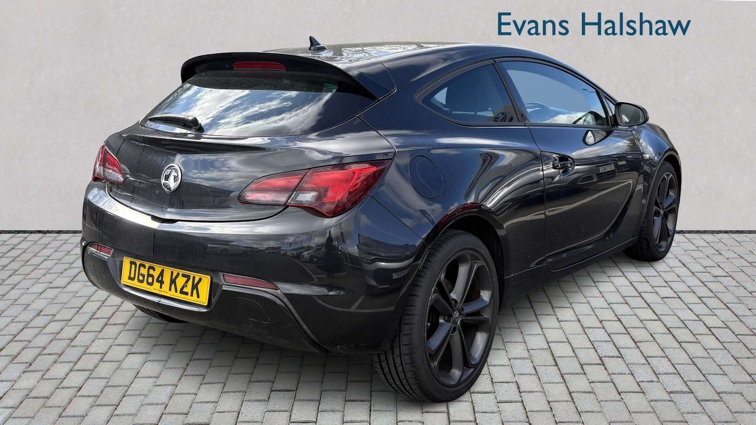 Used Vauxhall Astra GTC 2014 for sale - 78119119: Photo 2