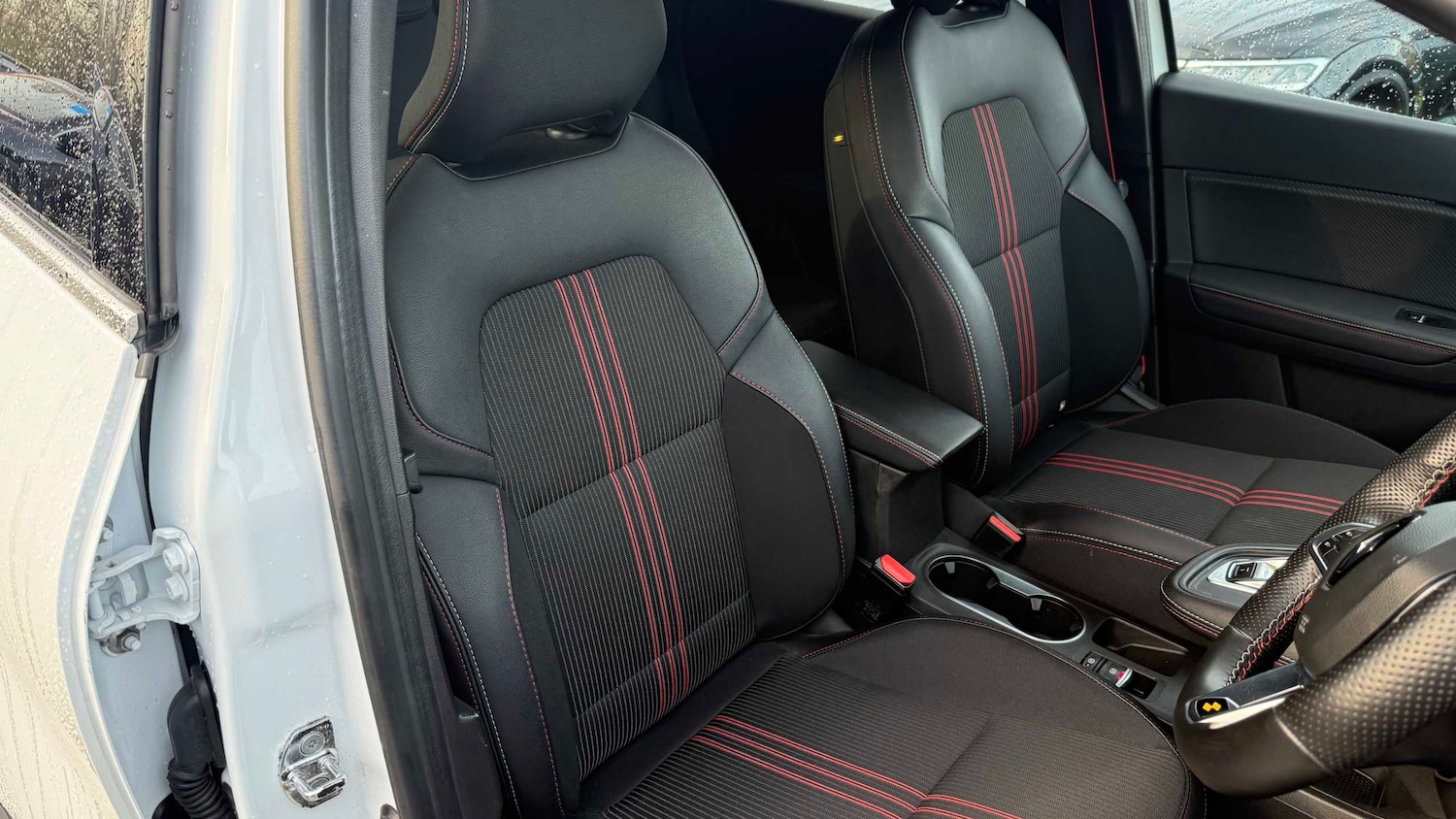 Used Renault Captur 2022 for sale - 76967804: Photo 2