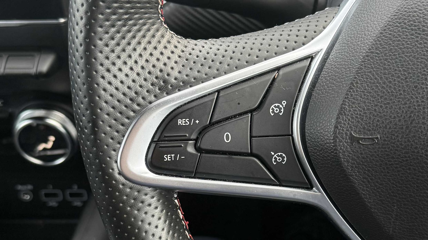 Used Renault Captur 2022 for sale - 76967804: Photo 23