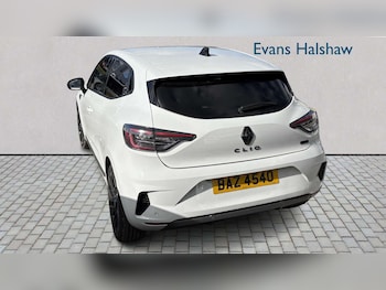 Used Renault Clio 2023 for sale - 78604063: Photo