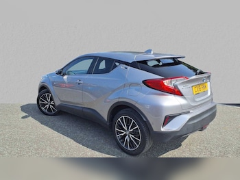 Used Toyota C-HR 2018 for sale - 75842017: Photo