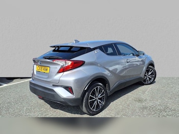 Used Toyota C-HR 2018 for sale - 75842017: Photo