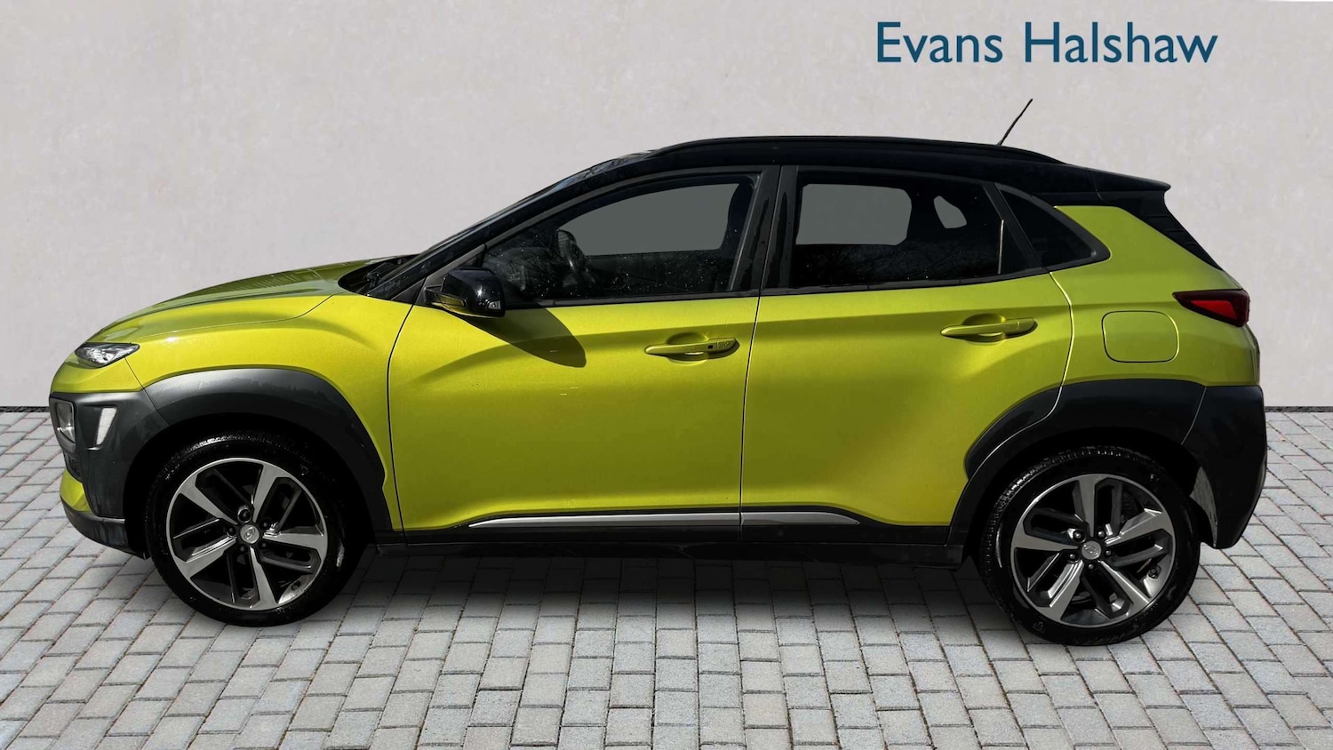 Used Hyundai KONA 2018 for sale - 78149101: Photo 4