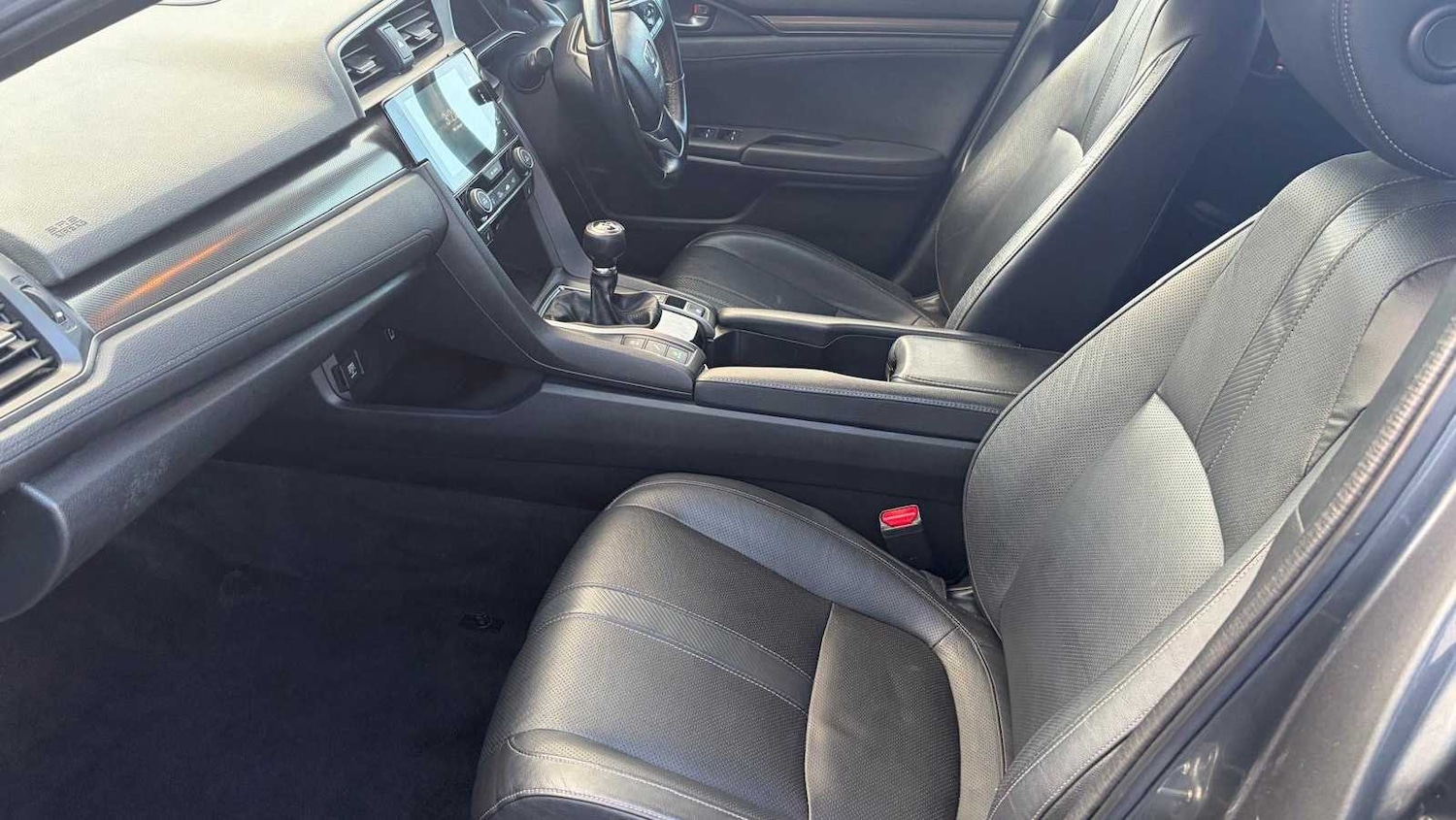 Used Honda Civic 2018 for sale - 77270124: Photo 17