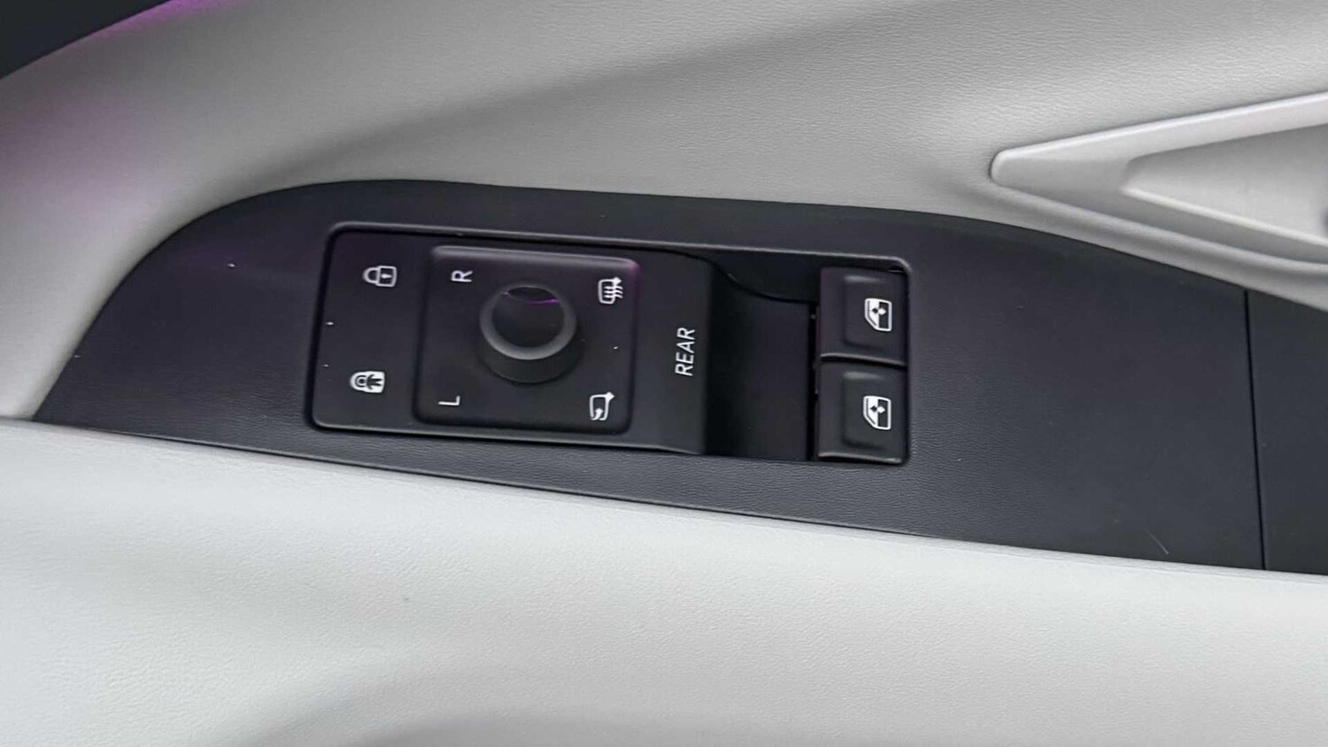 Used Ford Explorer 2024 for sale - 76218258: Photo 18