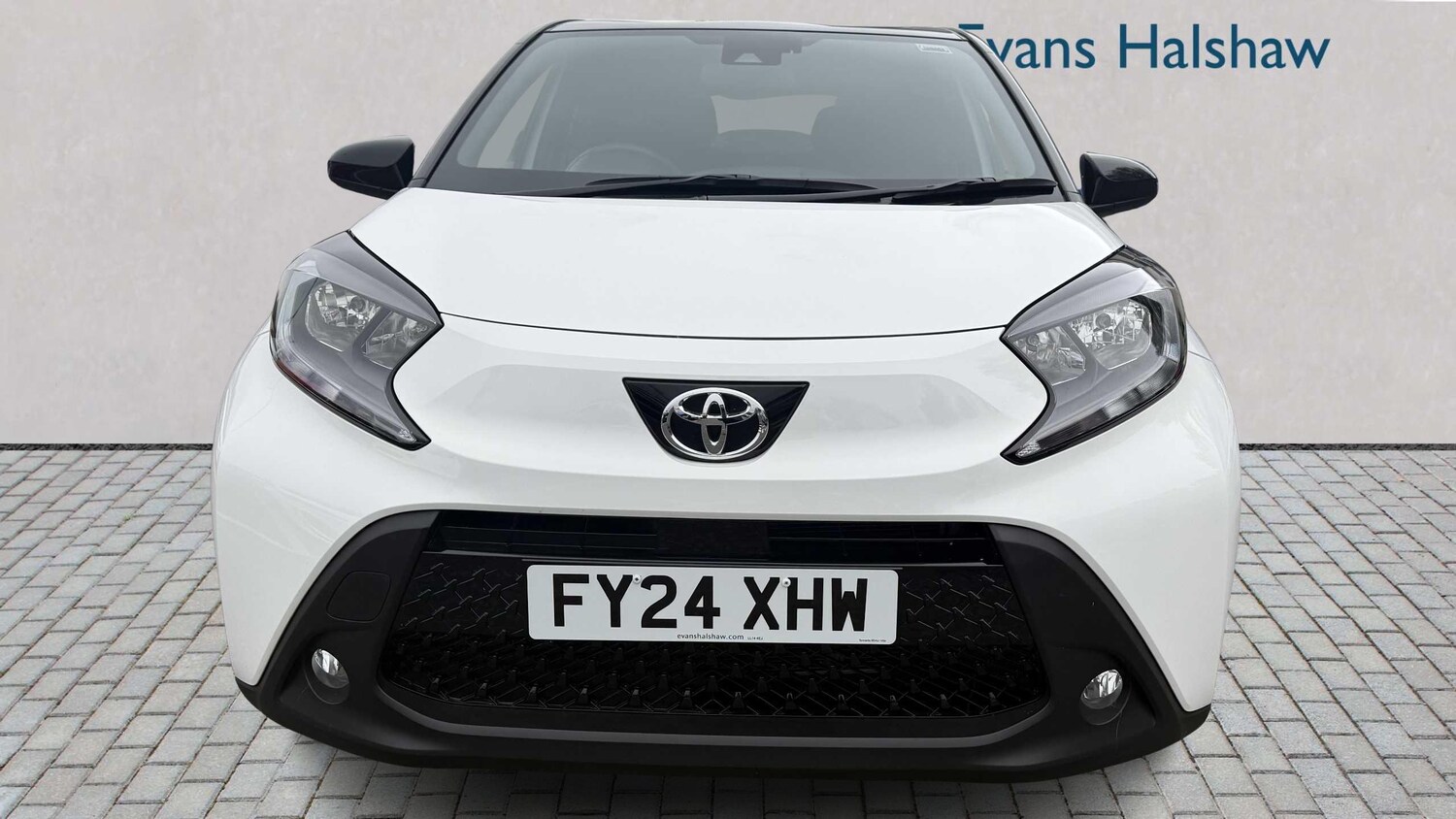 Used Toyota Aygo X 2024 for sale - 76262520: Photo 2
