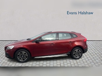Used Volvo V40 2016 for sale - 79592970: Photo