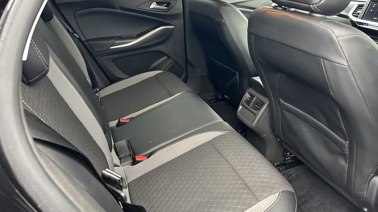 Used Vauxhall Grandland 2022 for sale - 76362605: Photo 4