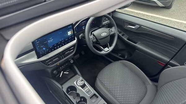 Used Ford Kuga 2024 for sale - 76230288: Photo 2
