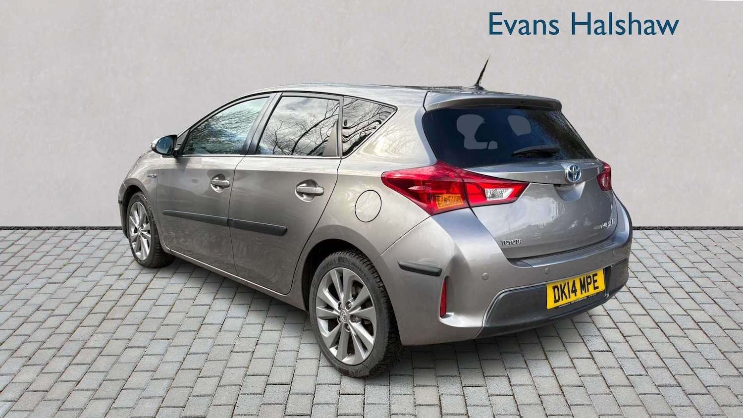 Used Toyota Auris 2014 for sale - 77885906: Photo 2