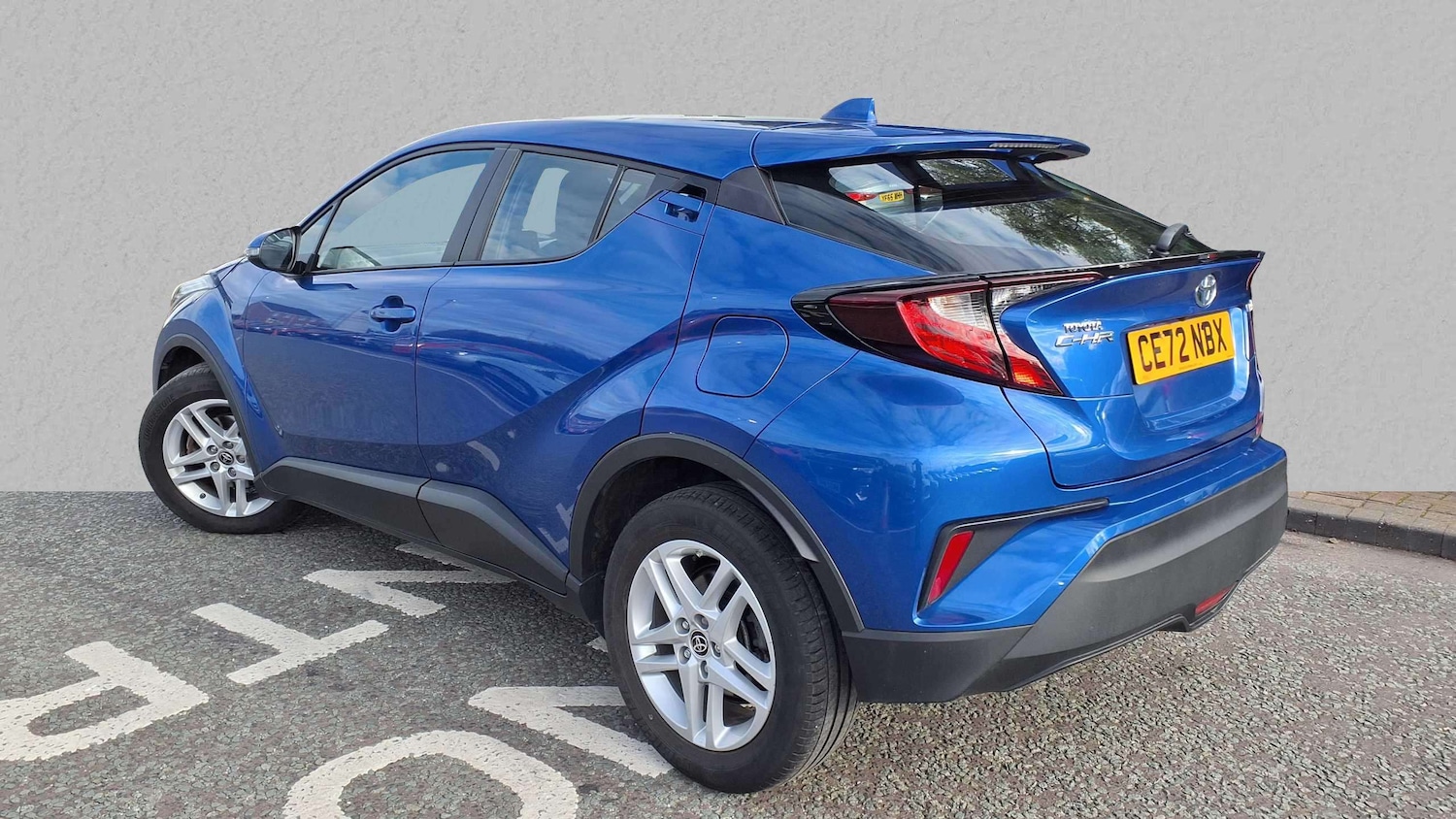 Used Toyota C-HR 2022 for sale - 76016096: Photo 2