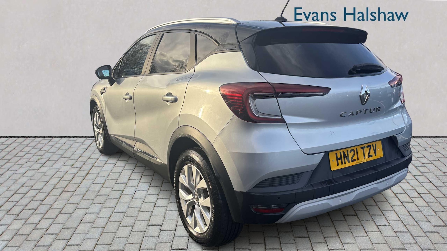 Used Renault Captur 2021 for sale - 76804887: Photo 4