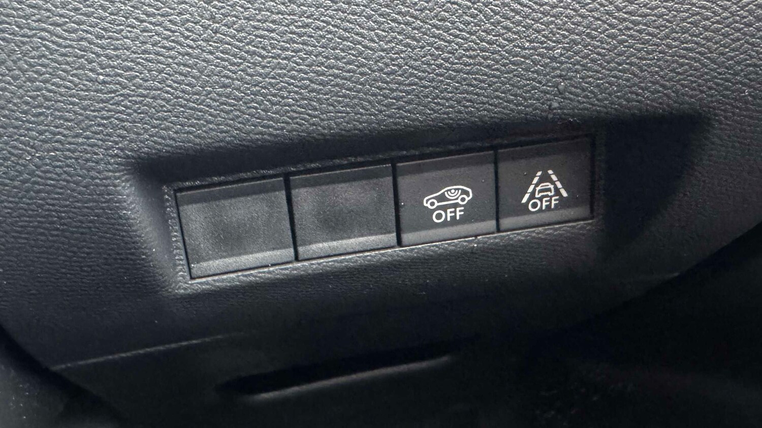 Used Peugeot 2008 2022 for sale - 77698783: Photo 22