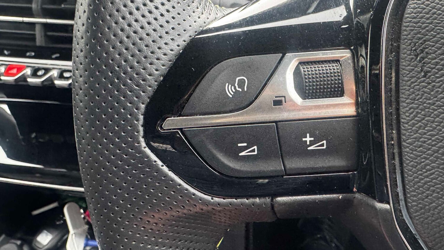 Used Peugeot 2008 2022 for sale - 77698783: Photo 24