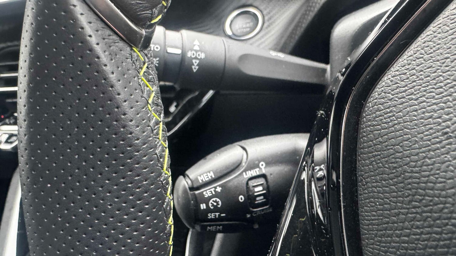 Used Peugeot 2008 2022 for sale - 77698783: Photo 26