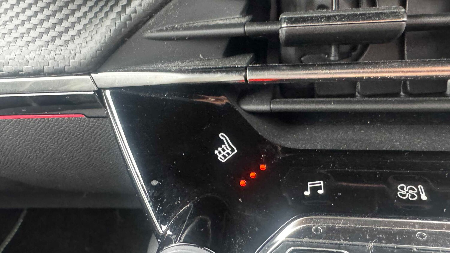 Used Peugeot 2008 2022 for sale - 77698783: Photo 28