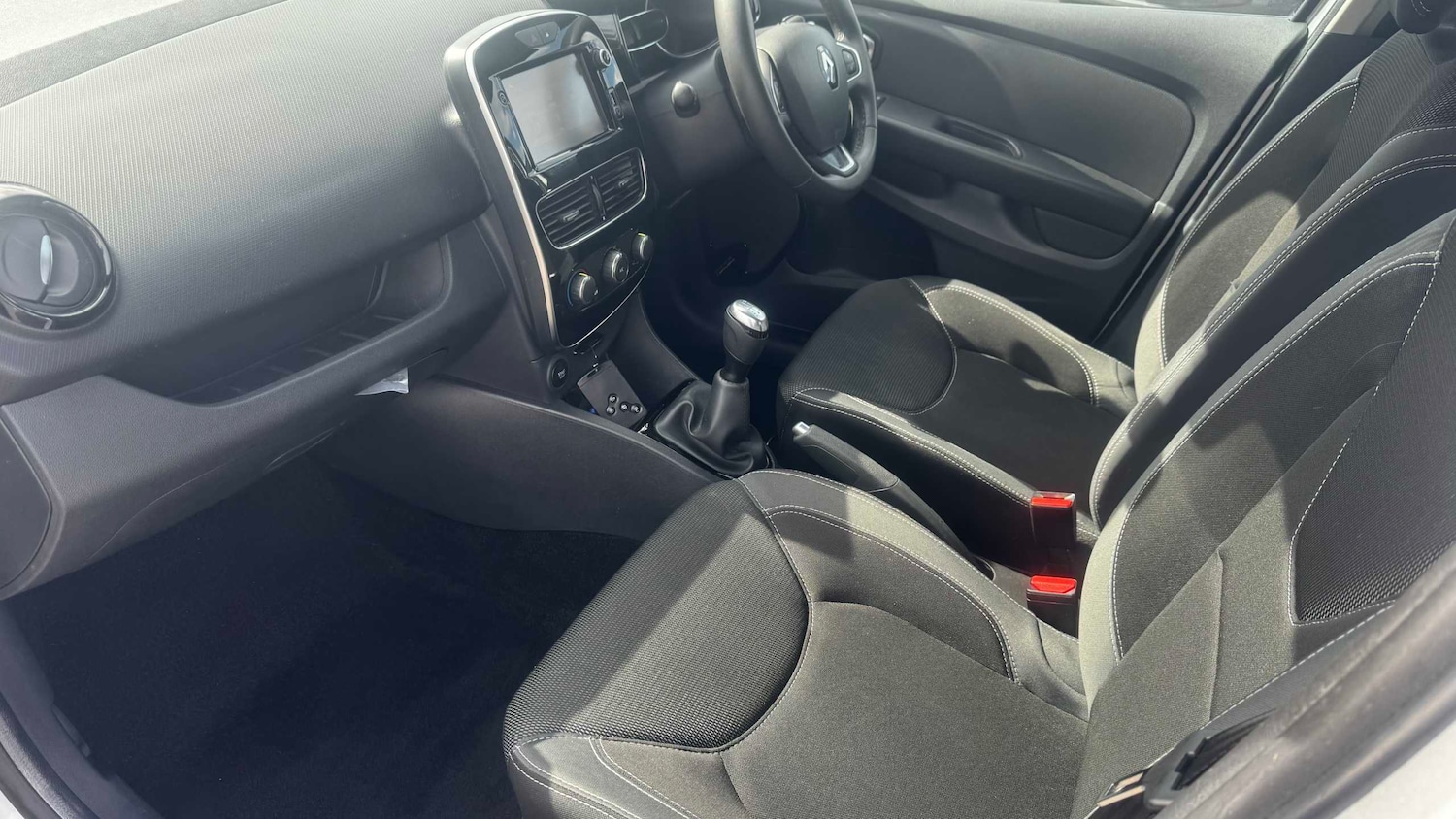 Used Renault Clio 2018 for sale - 78209185: Photo 13