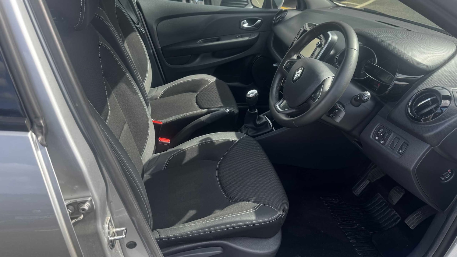 Used Renault Clio 2018 for sale - 78209185: Photo 20