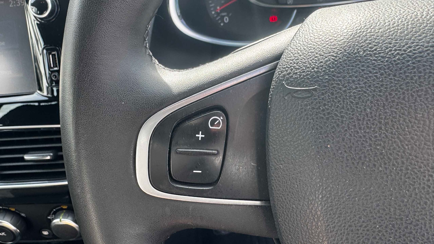 Used Renault Clio 2018 for sale - 78209185: Photo 22