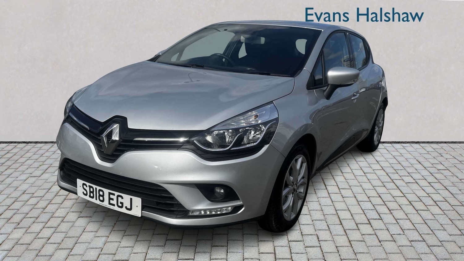 Used Renault Clio 2018 for sale - 78209185: Photo 3