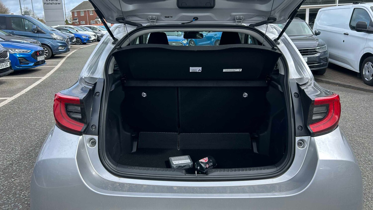 Used Toyota Yaris 2023 for sale - 78129757: Photo 10