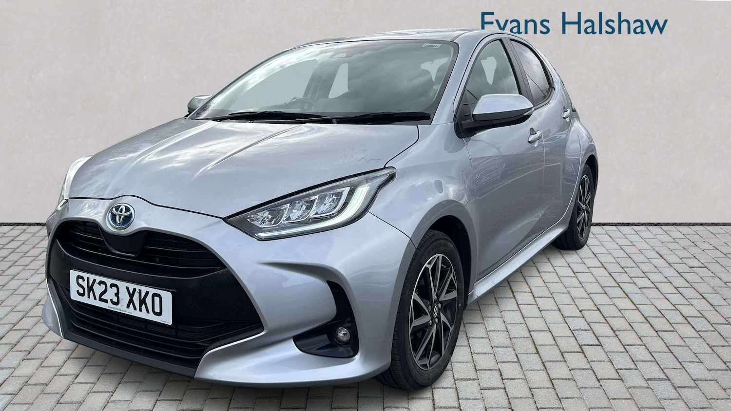 Used Toyota Yaris 2023 for sale - 78129757: Photo 2