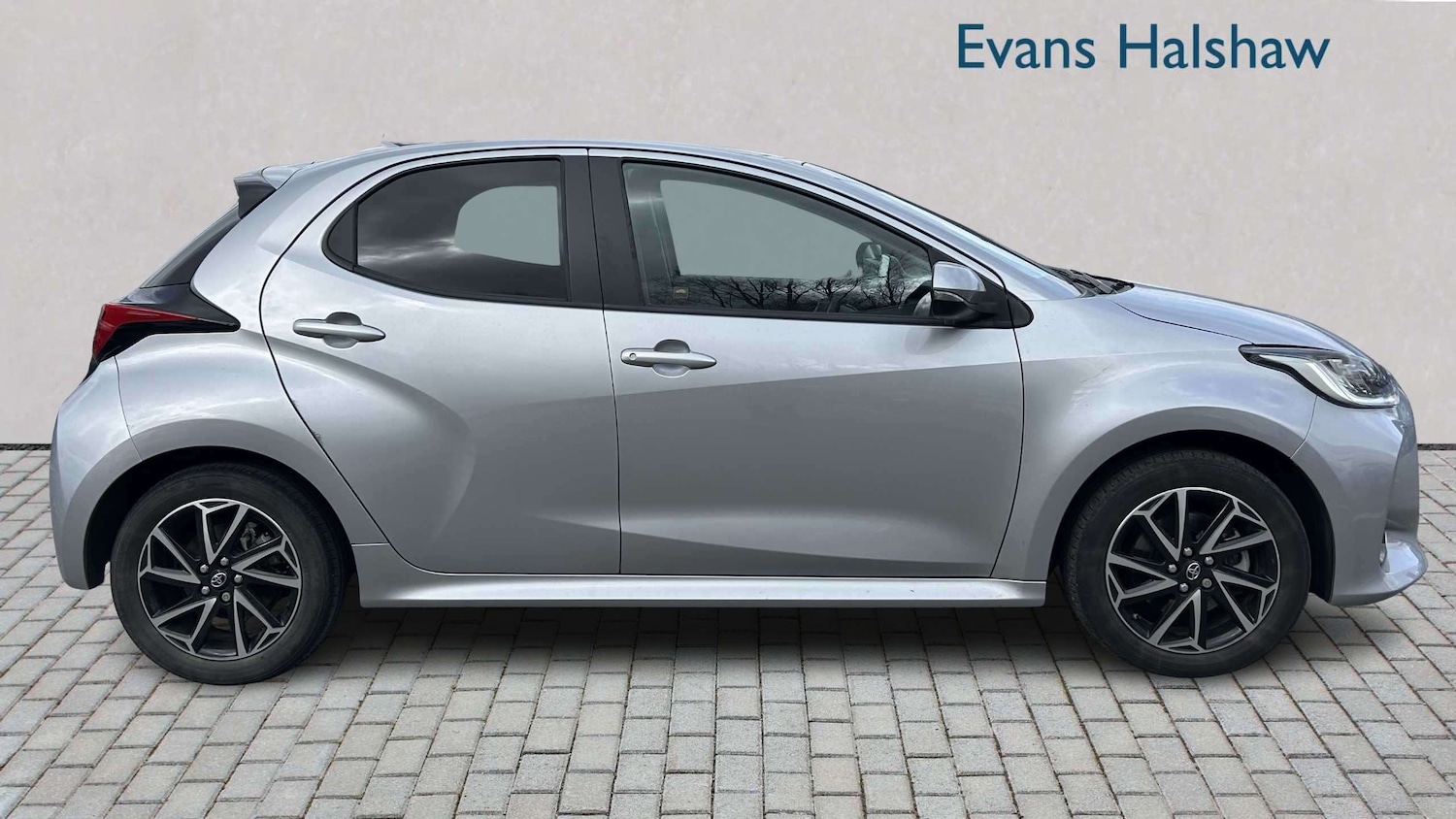 Used Toyota Yaris 2023 for sale - 78129757: Photo 4