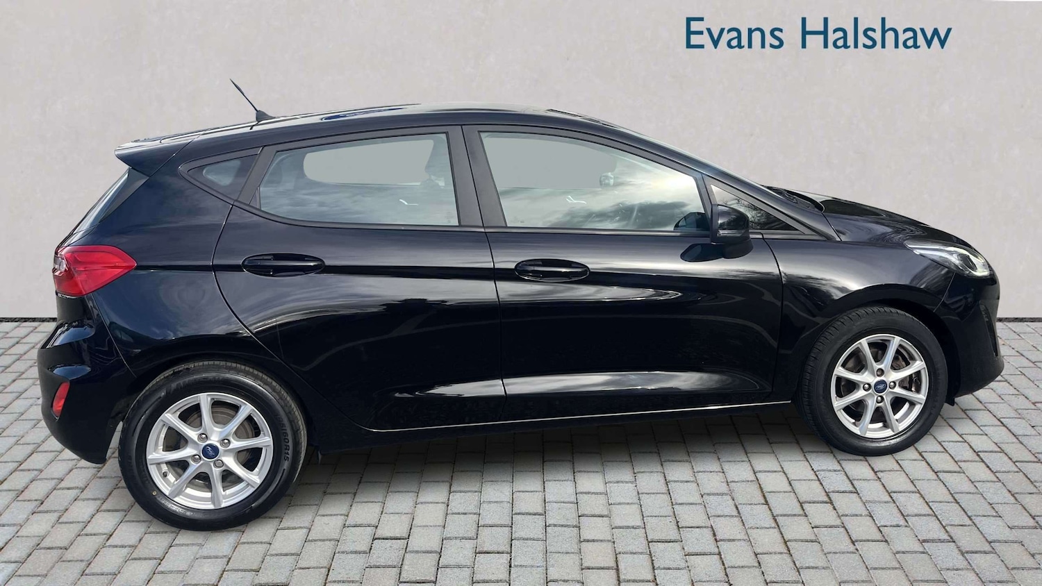 Used Ford Fiesta 2019 for sale - 78149145: Photo 2