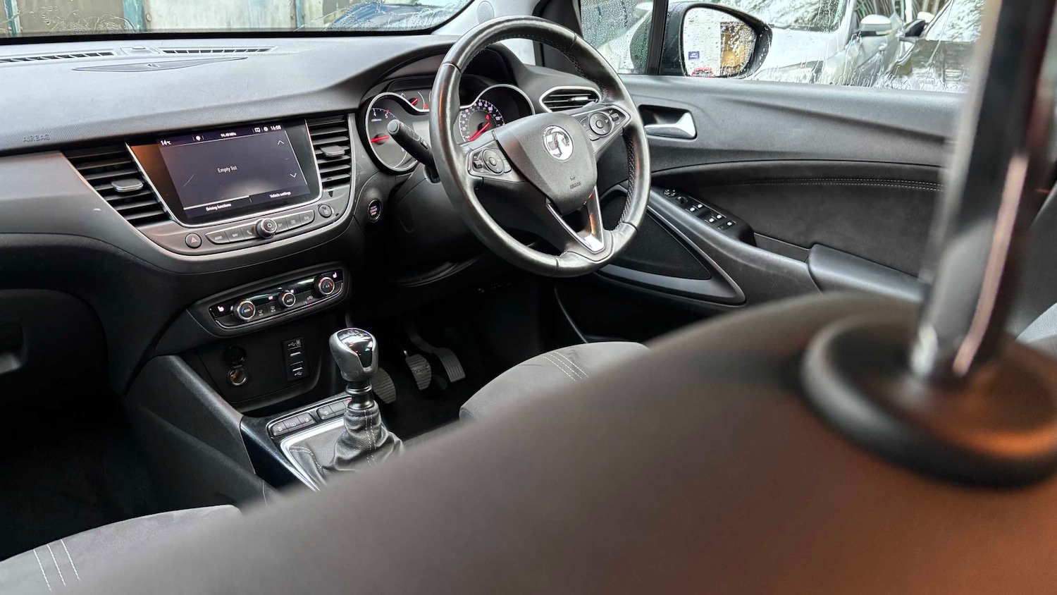 Used Vauxhall Crossland 2022 for sale - 76501757: Photo 2