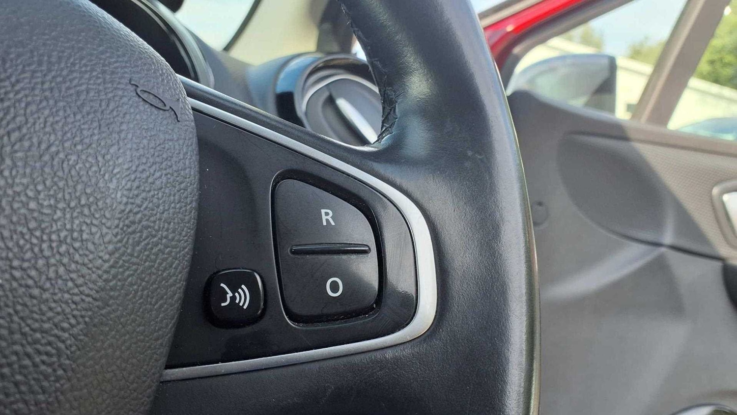 Used Renault Clio 2018 for sale - 76648967: Photo 24