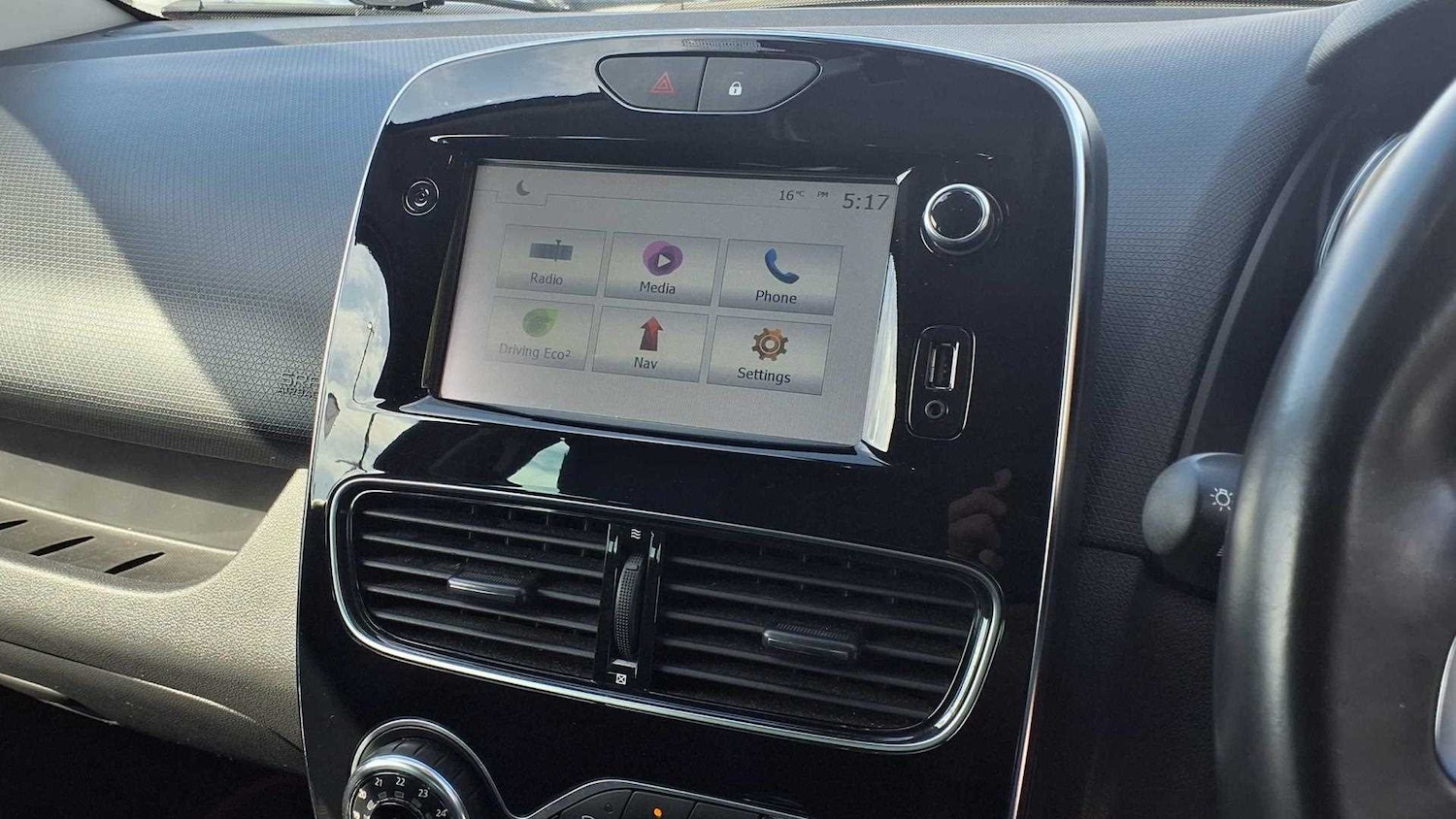 Used Renault Clio 2018 for sale - 76648967: Photo 27