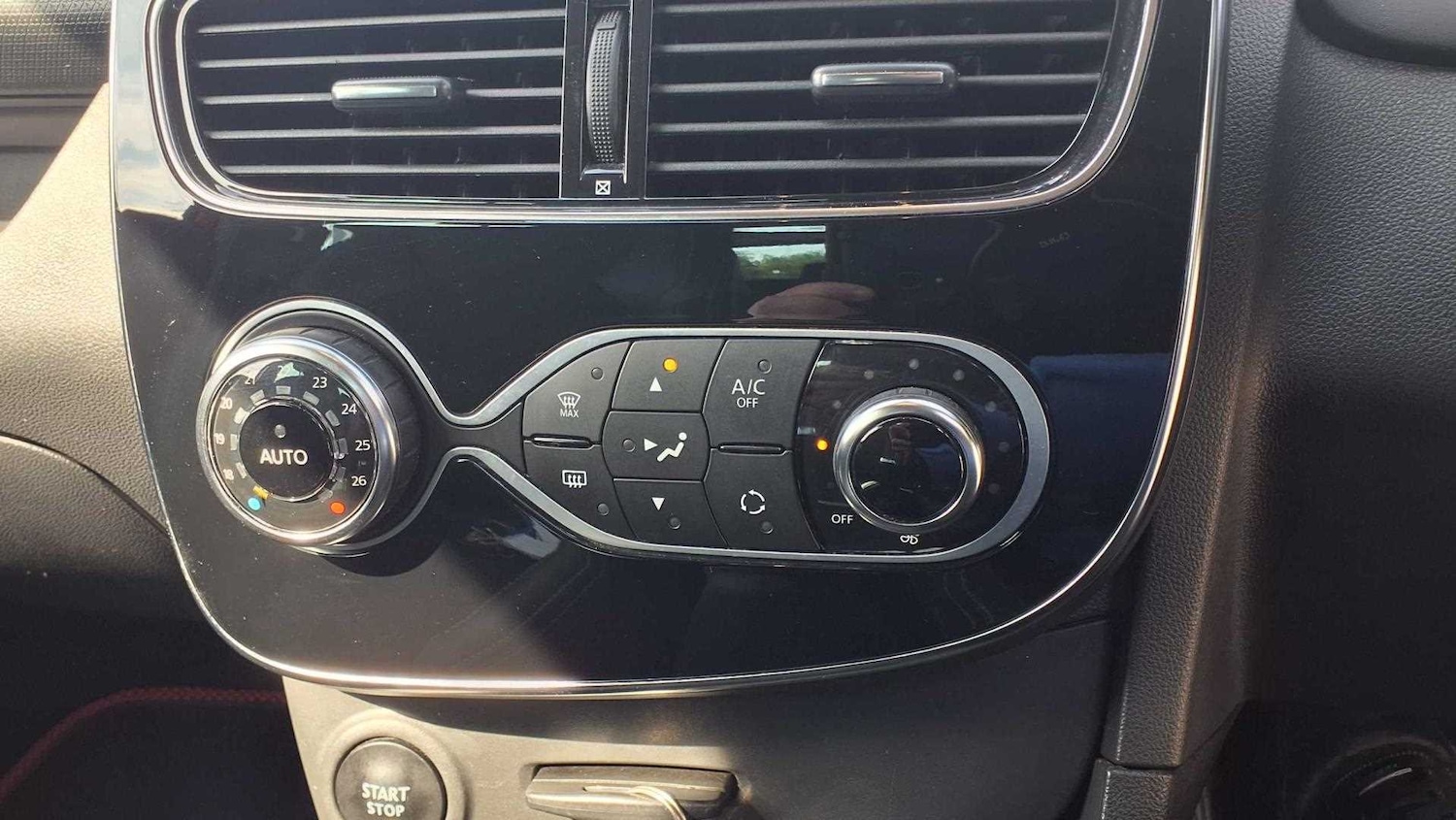 Used Renault Clio 2018 for sale - 76648967: Photo 29