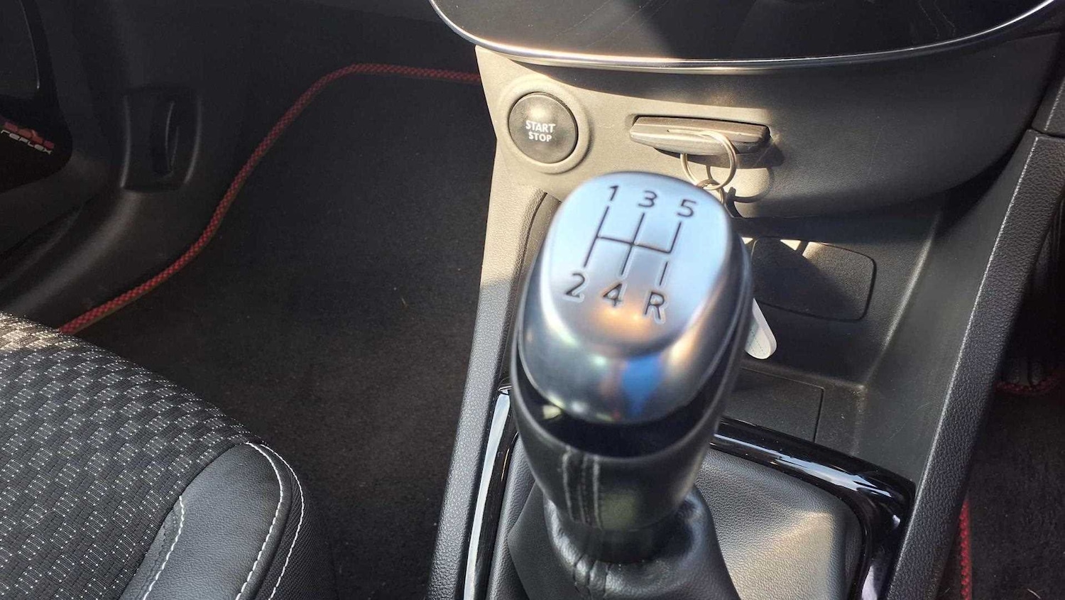 Used Renault Clio 2018 for sale - 76648967: Photo 30