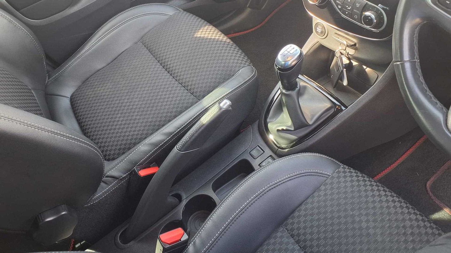 Used Renault Clio 2018 for sale - 76648967: Photo 31