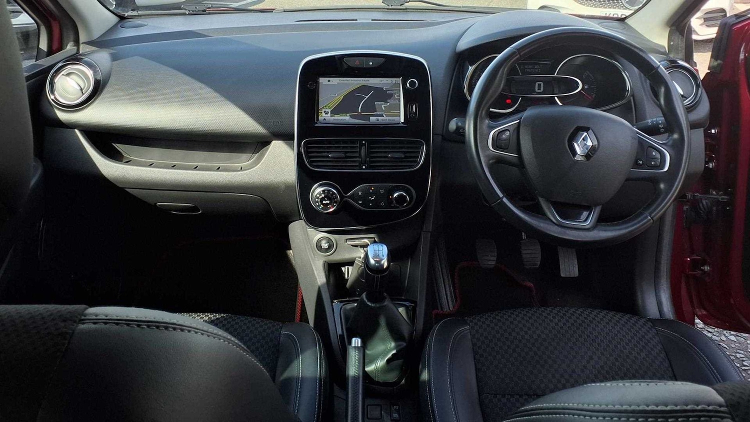 Used Renault Clio 2018 for sale - 76648967: Photo 33