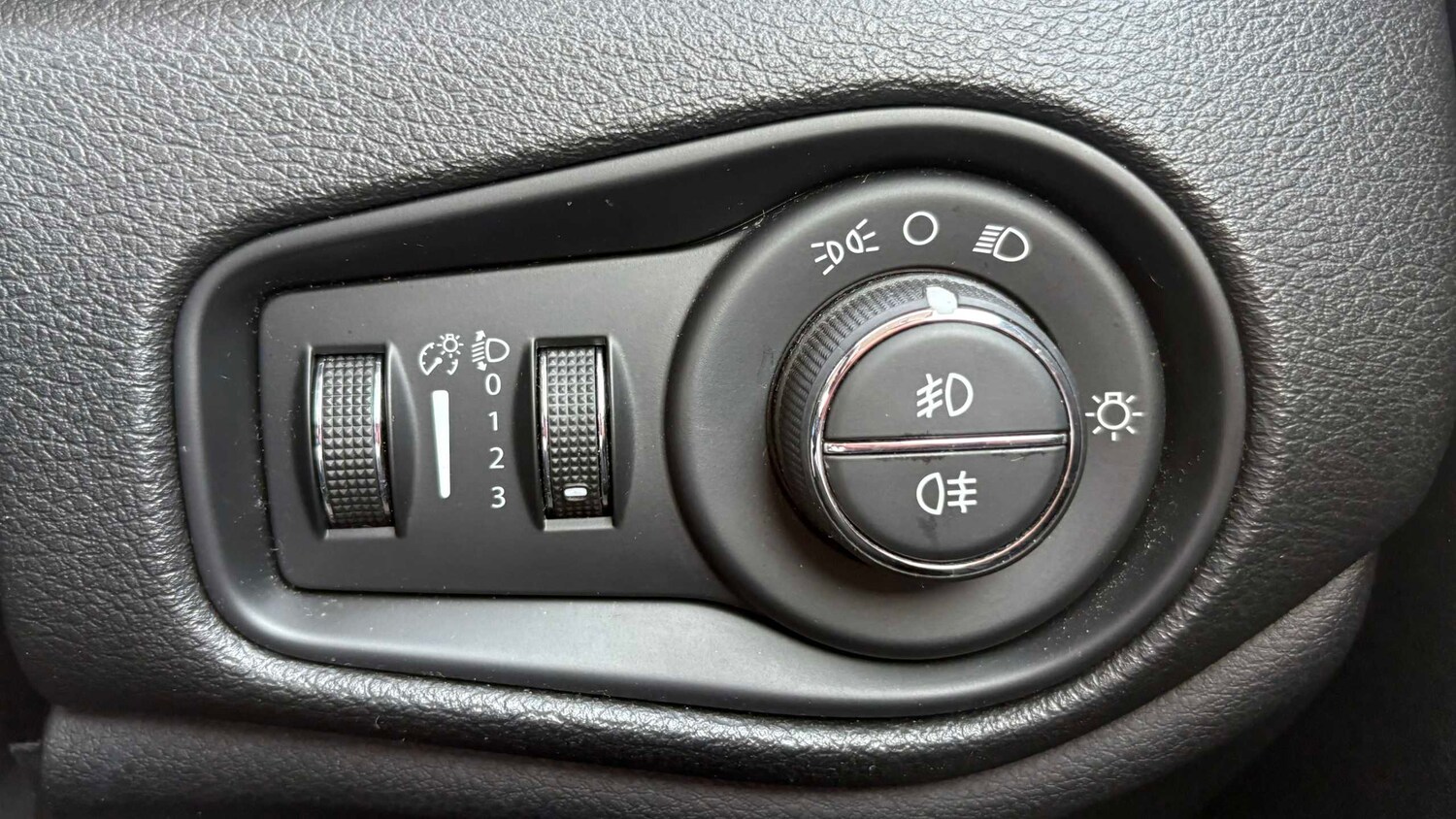 Used Jeep Renegade 2016 for sale - 78118588: Photo 25