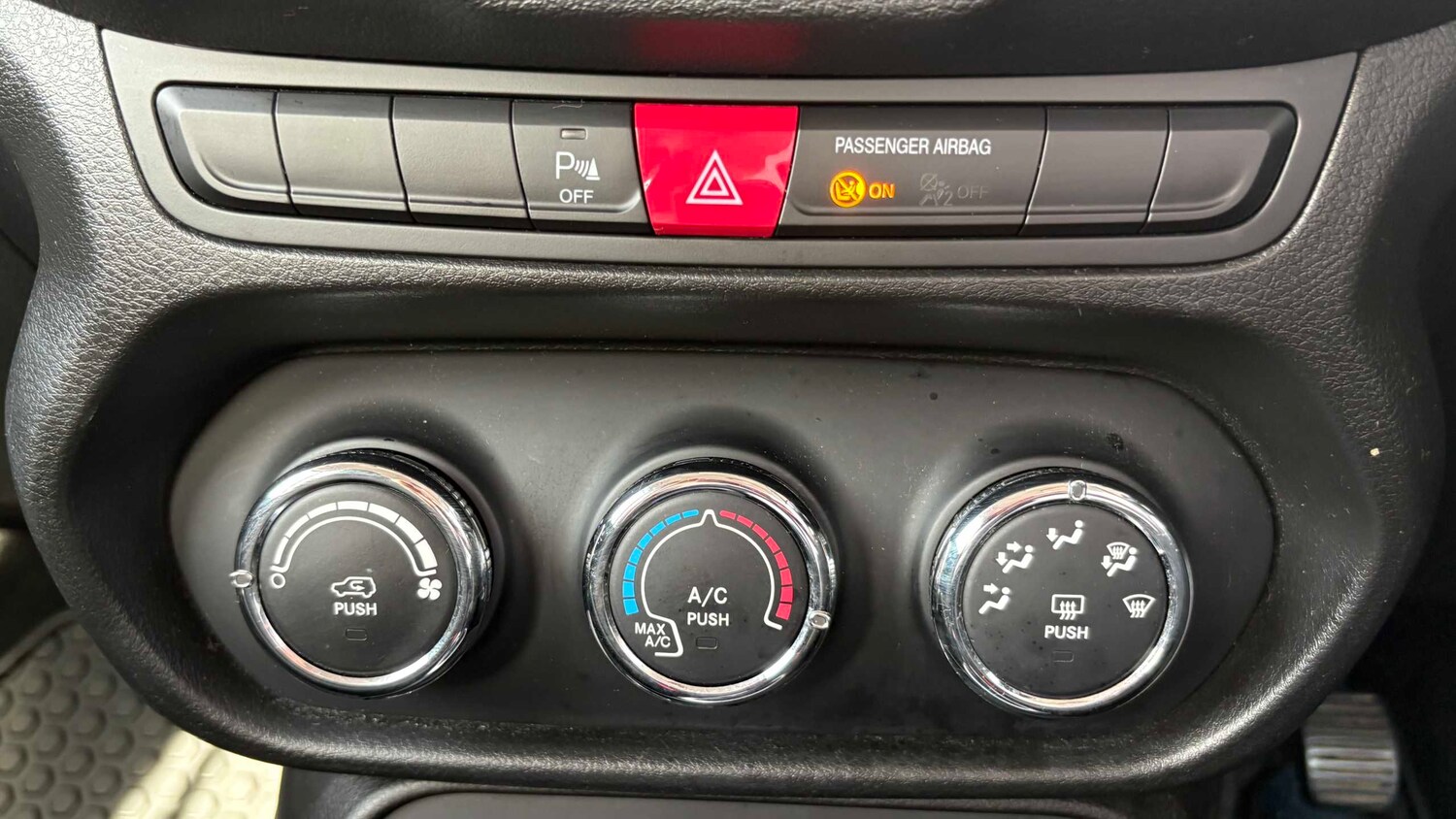 Used Jeep Renegade 2016 for sale - 78118588: Photo 27