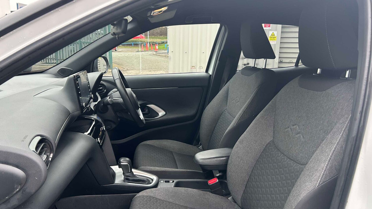 Used Toyota Yaris Cross 2023 for sale - 77334081: Photo 24