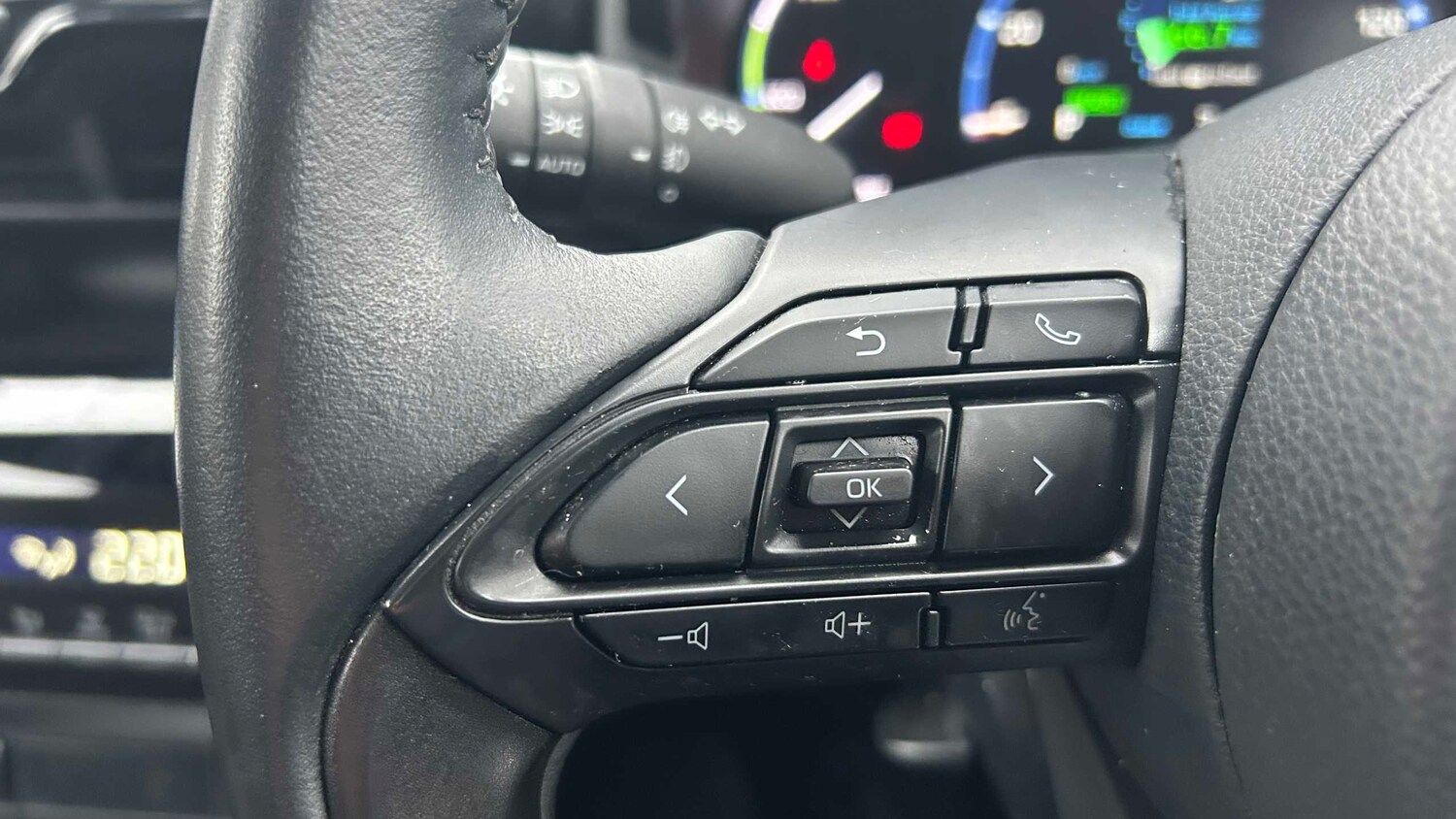 Used Toyota Yaris Cross 2023 for sale - 77334081: Photo 28