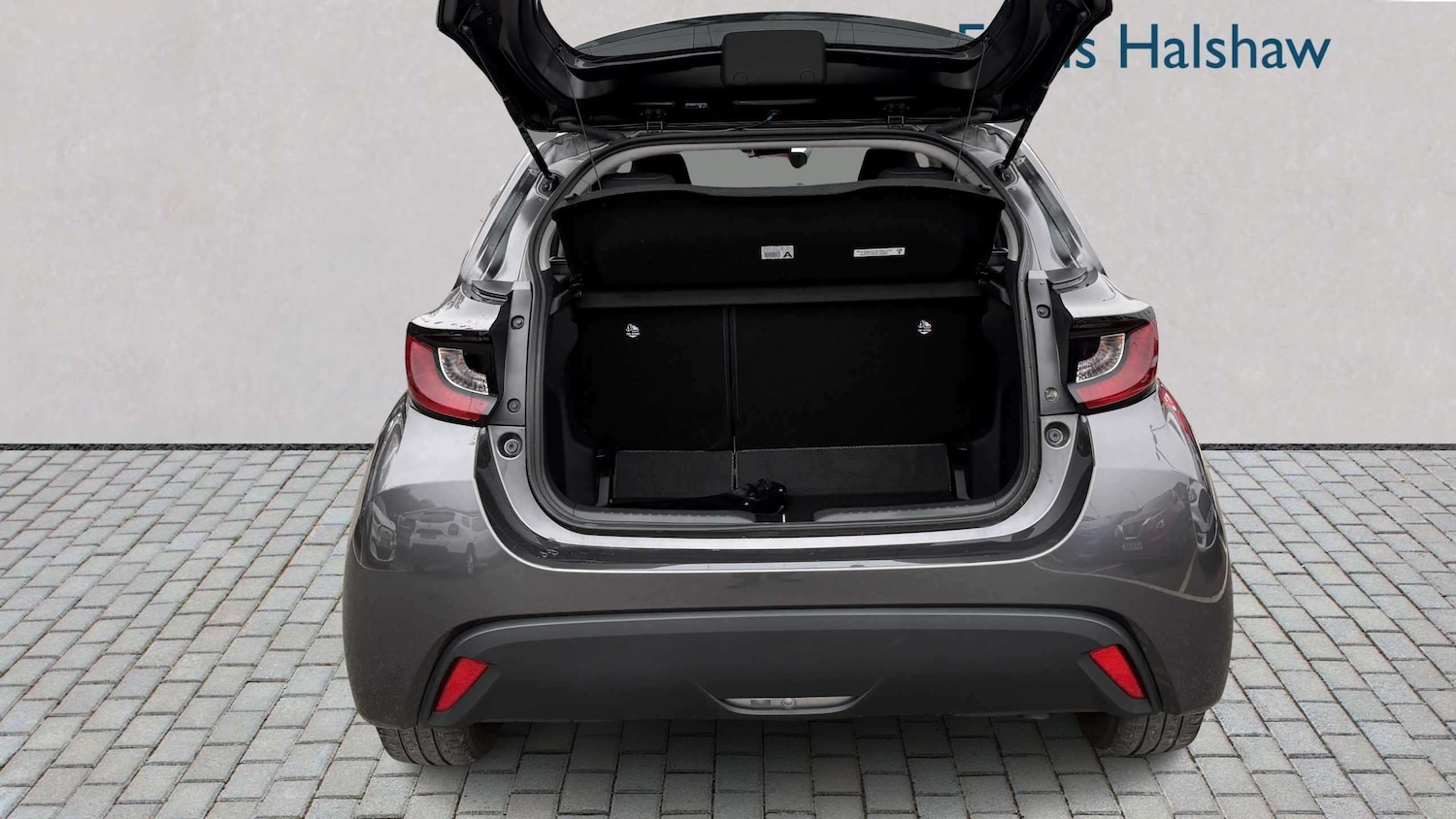 Used Toyota Yaris 2023 for sale - 77972613: Photo 5