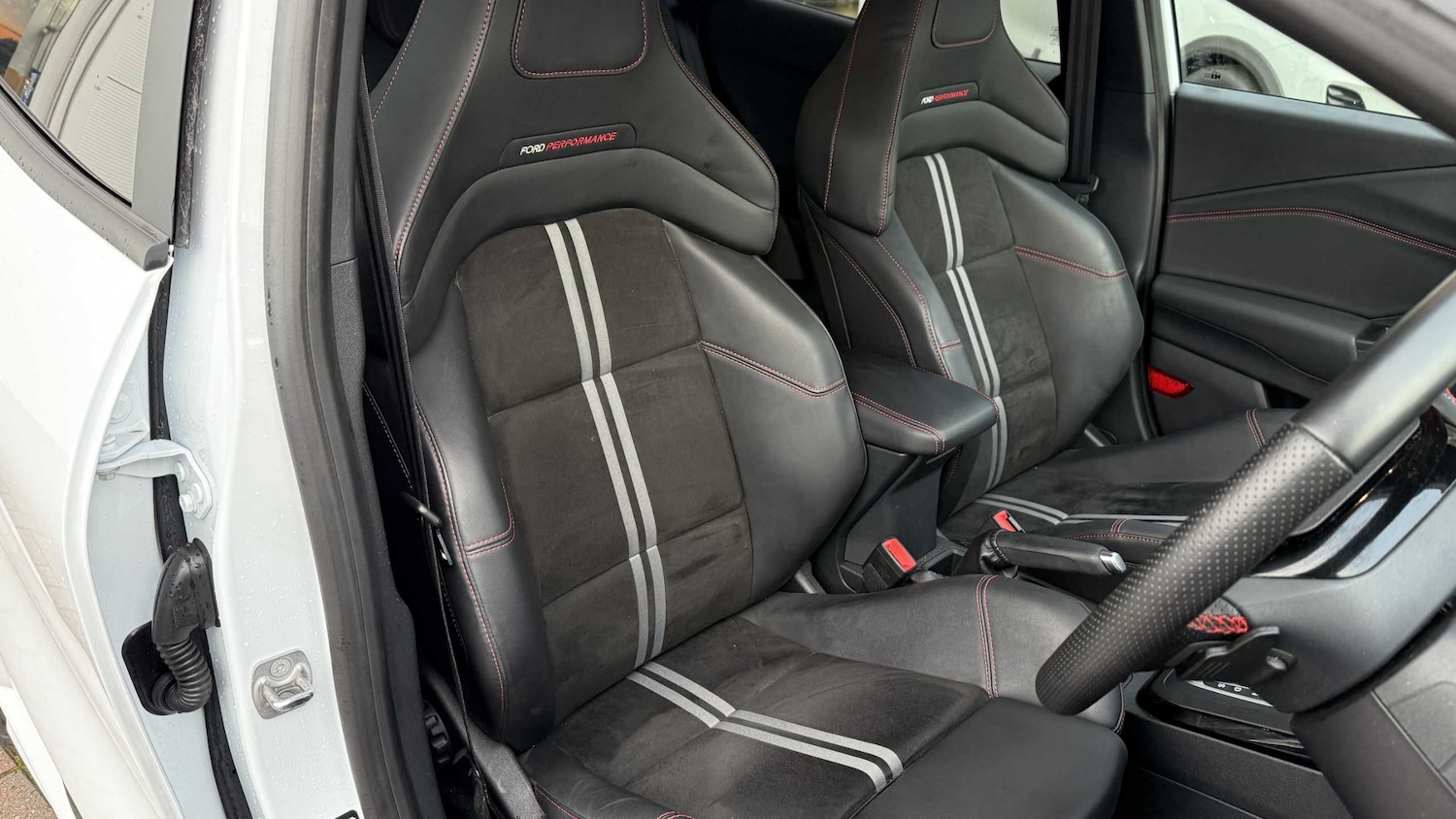 Used Ford Puma 2024 for sale - 76351675: Photo 2