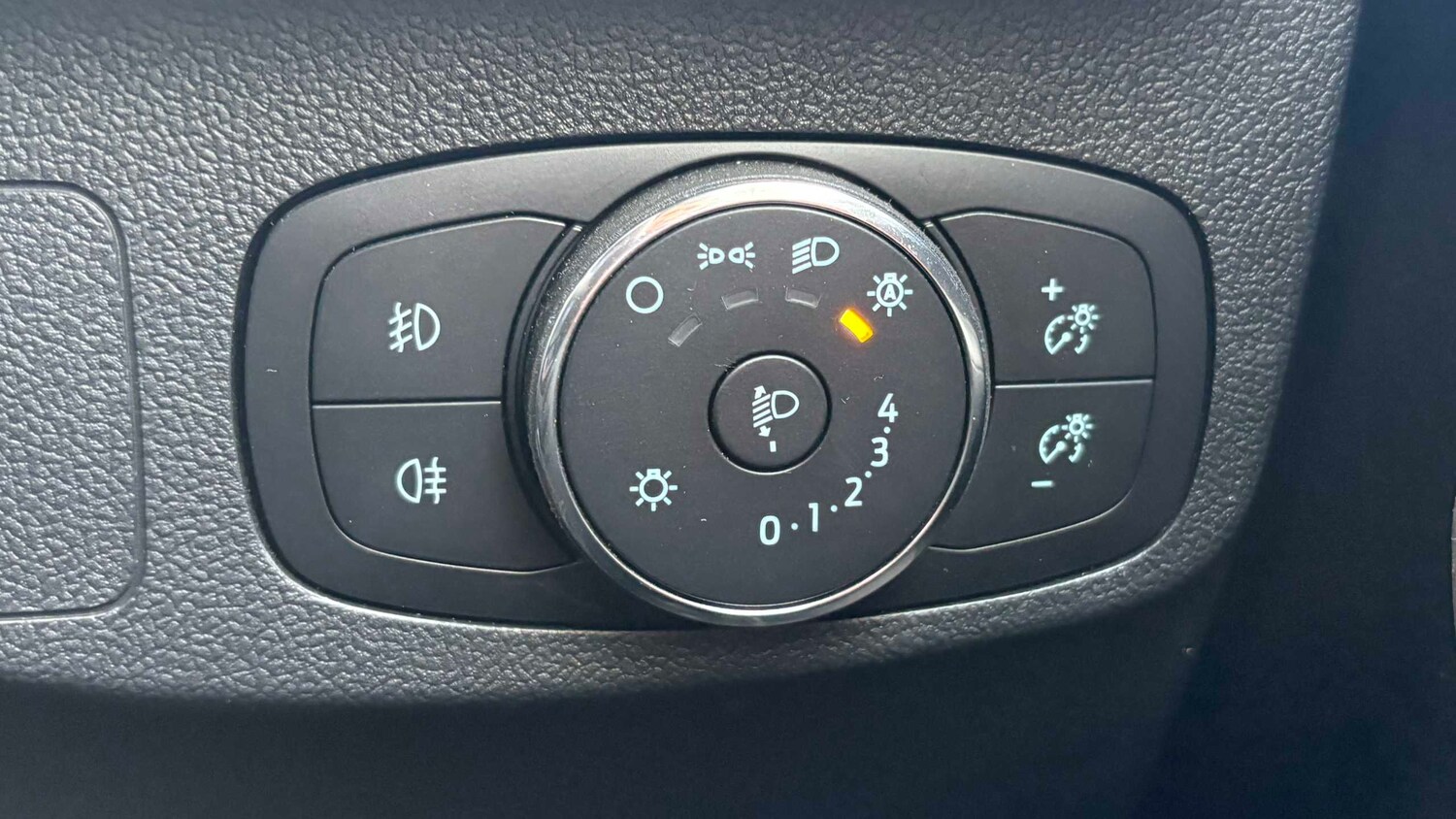 Used Ford Focus 2023 for sale - 78129566: Photo 23